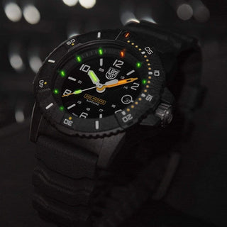 Navy SEAL, 45 mm, Dive Watch - 3601, UV Shot with green and orange light tubes