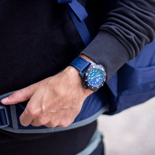 Master Carbon SEAL Automatic, 45 mm, Military Dive Watch - 3863, Outdoor image with worn wrist watch