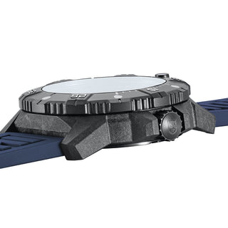 Master Carbon SEAL Automatic, 45 mm, Military Dive Watch - 3863, Side view with crown and Nitrile Rubber strap