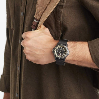 Leatherback SEA Turtle Giant, 44 mm, Outdoor Watch - 0333, Mood image with worn wrist watch