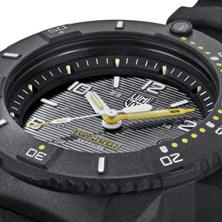 Navy SEAL, 45 mm, Dive Watch - 3601, Detail view with focus on the dive bezel and watch dial